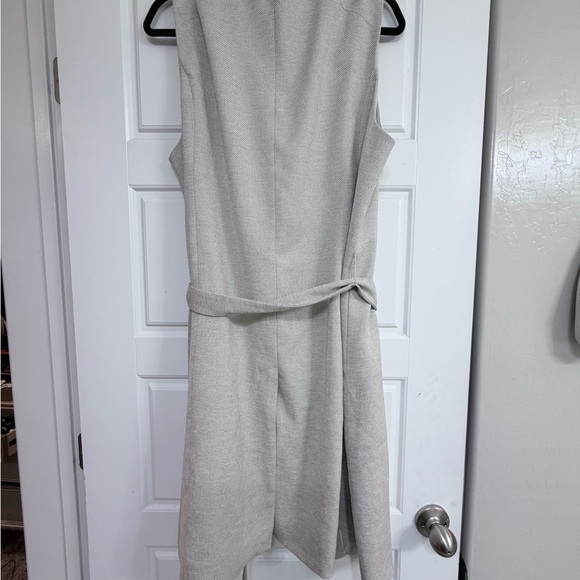 White House Black Market Cream Vest - Picture 3 of 5